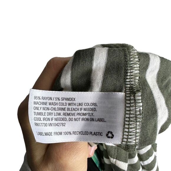 Isabel maternity sleeveless top size large - Picture 4 of 5